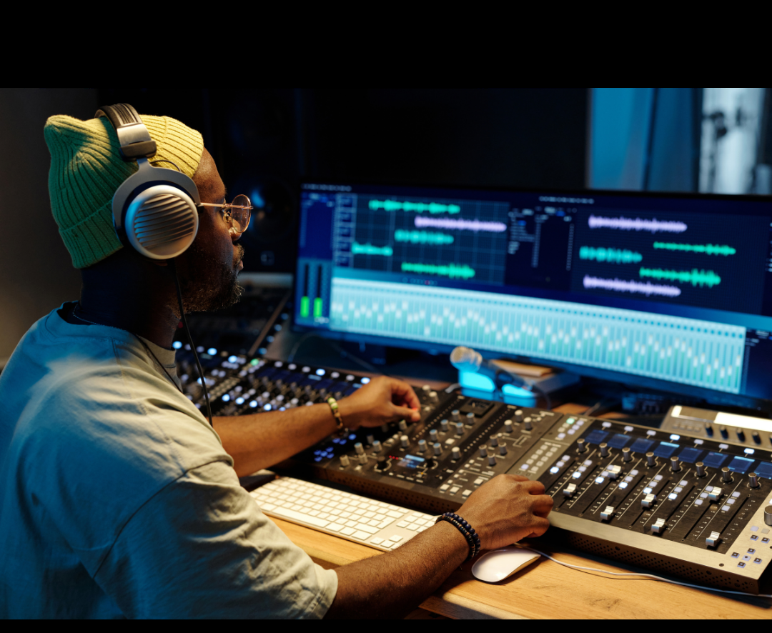 Producteur en studio d'enregistrement
